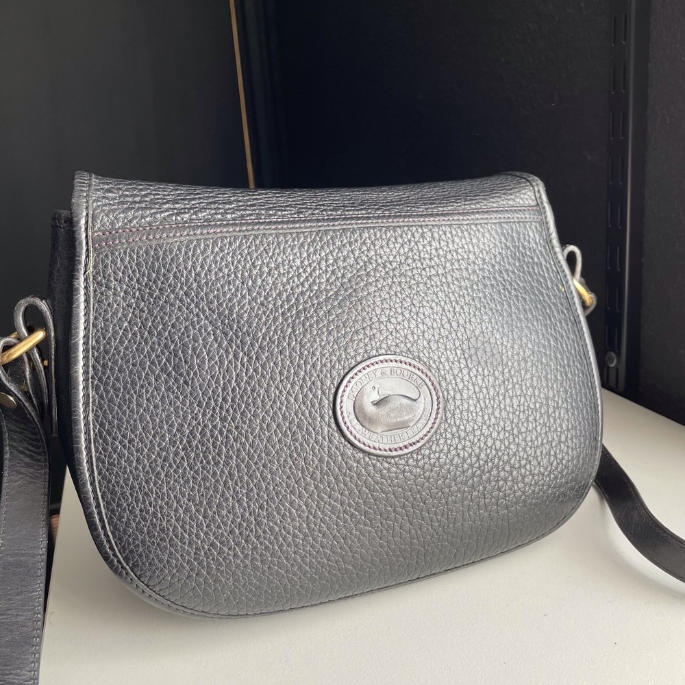 Dooney and Bourke awl black leather Saddle compartment Flap key crossbody bag - Picture 5 of 16